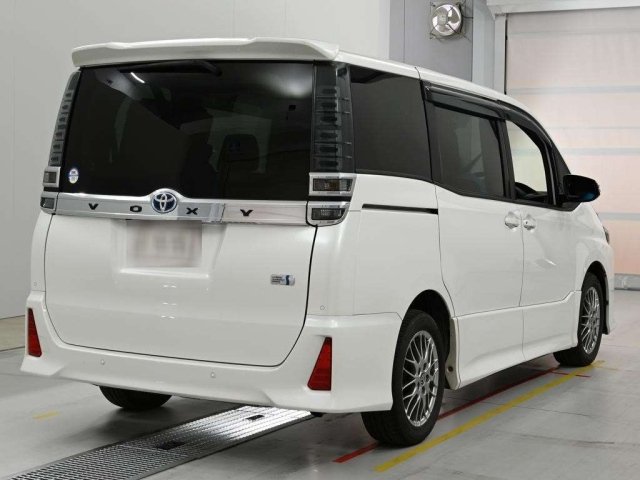Toyota Voxy ZS Kirameki Hybrid